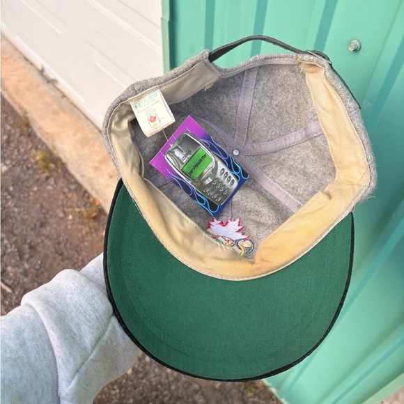 Vintage 1994 Lillehammer Olympics Canada hat velour grey black - Picture 6 of 6